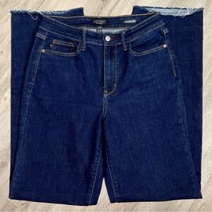 Judy Blue size 9/29 High Waist Vintage & Back Darts Detail Straight Deni…